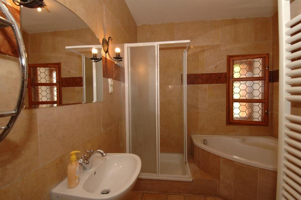 Eletfa Vendeghaz Hotel Eger Bilik gambar