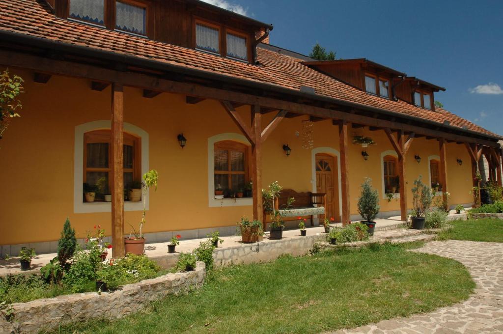 Eletfa Vendeghaz Hotel Eger Luaran gambar